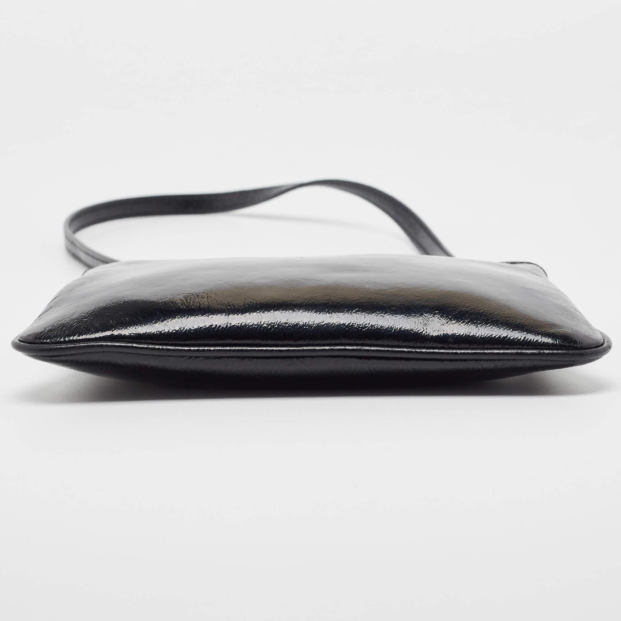Michael Kors Black Patent Leather Zip Crossbody Bag For Sale 2