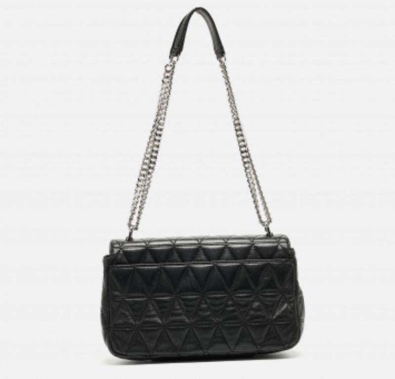Michael Kors - Grand sac à bandoulière Sloan en cuir matelassé noir Bon état à Dubai, Al Qouz 2