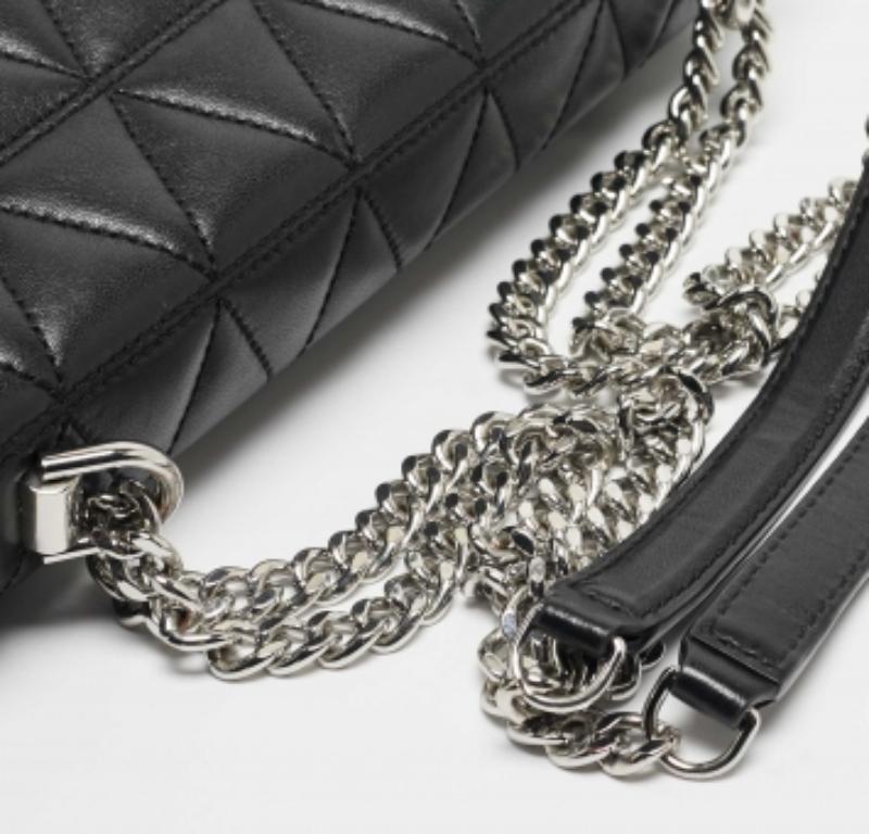 Michael Kors - Grand sac à bandoulière Sloan en cuir matelassé noir 3