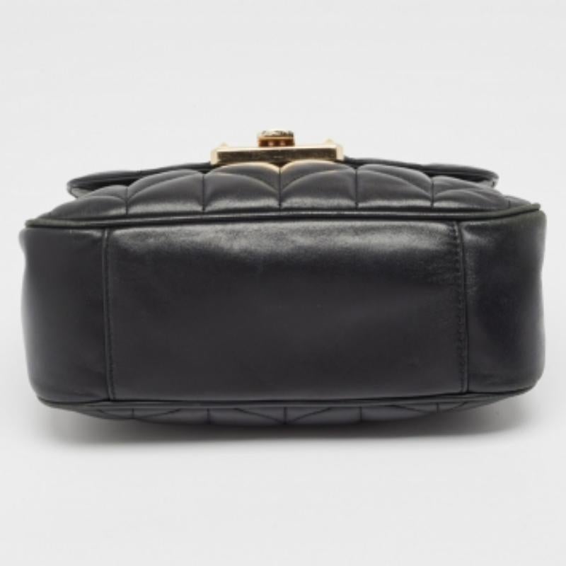 Michael Kors Schwarze gesteppte Sloan Umhängetasche aus Leder im Angebot 1