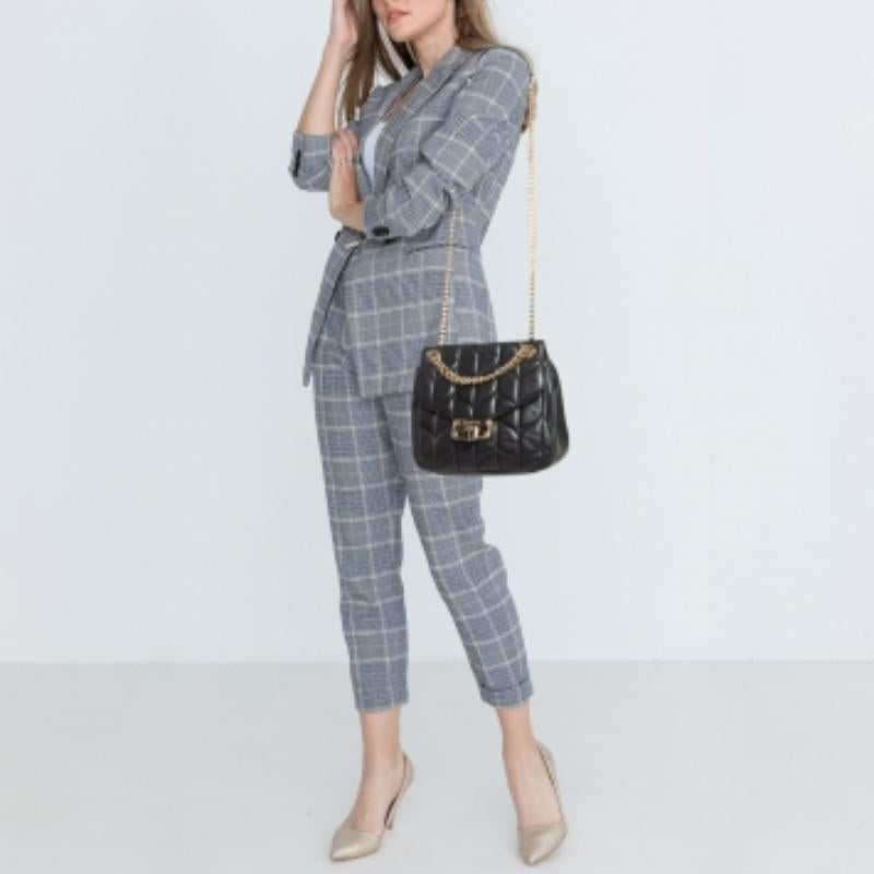Michael Kors Schwarze gesteppte Sloan Umhängetasche aus Leder im Angebot 4