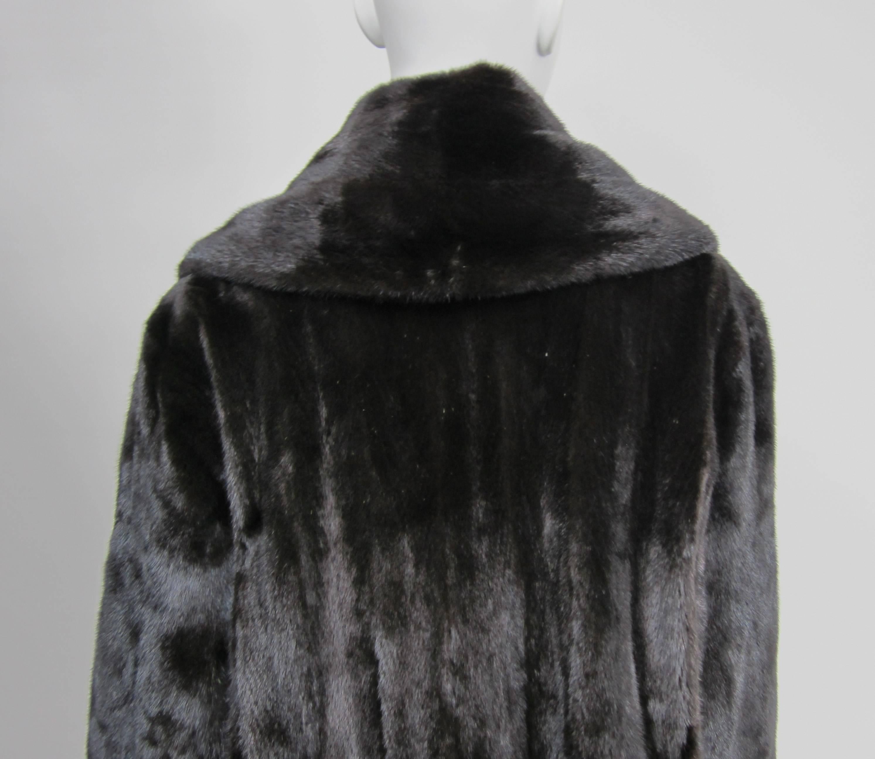 Michael Kors Mink Fur Coat Black Ranch Wide Collar Large  In Good Condition For Sale In Wallkill, NY