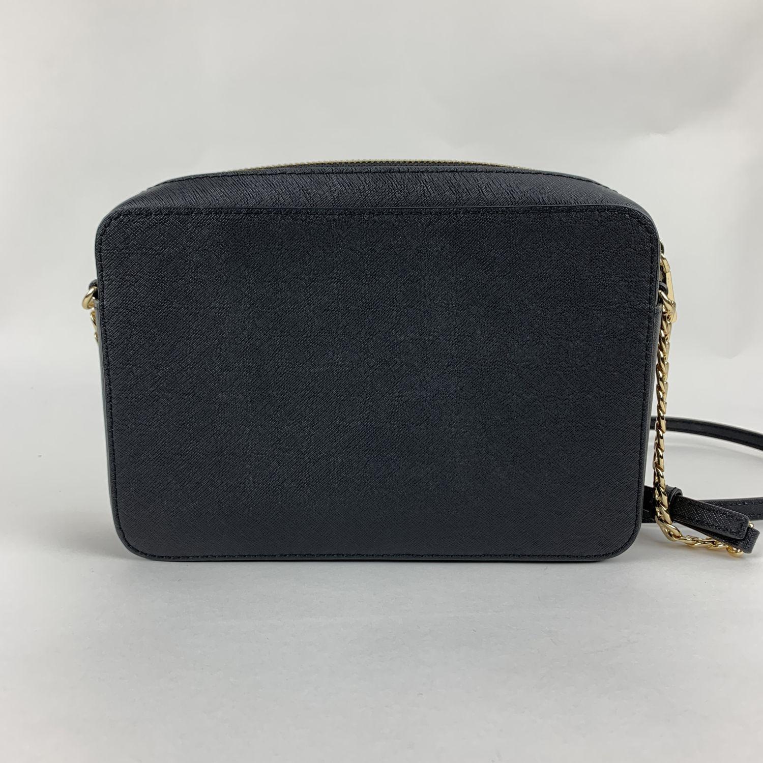 Michael Kors Black Saffiano Leather Jet Set Zip Crossbody Bag In Excellent Condition In Rome, Rome