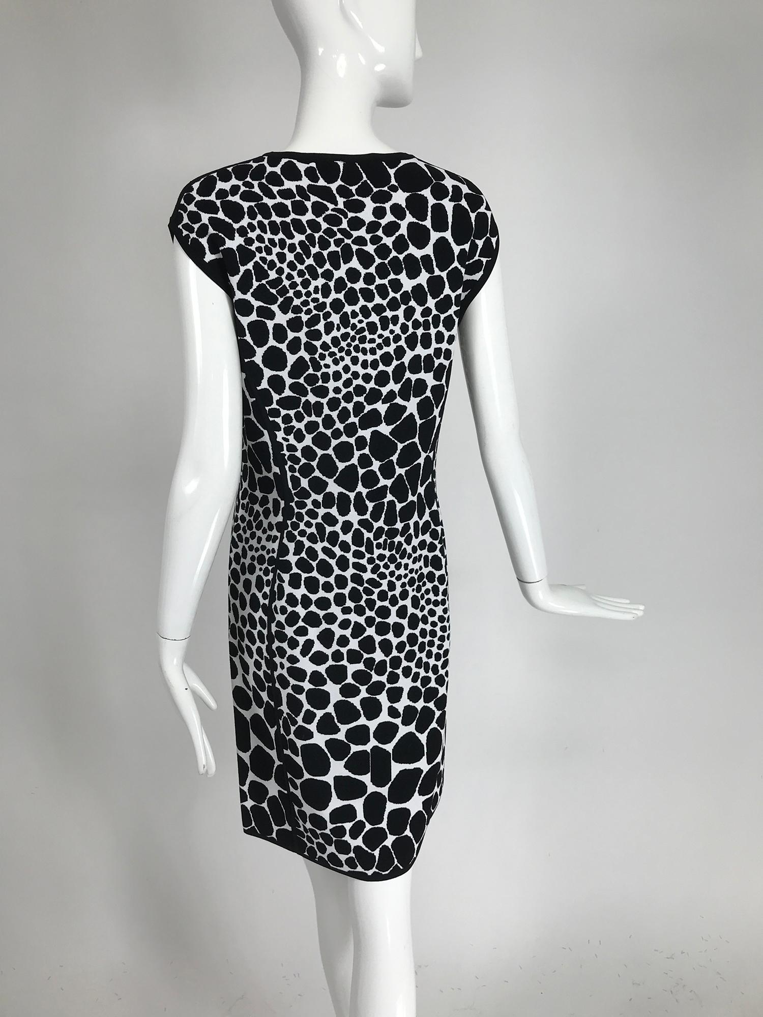 Michael Kors Black & White Knit Stretch Animal Print Dress Large In Excellent Condition In West Palm Beach, FL