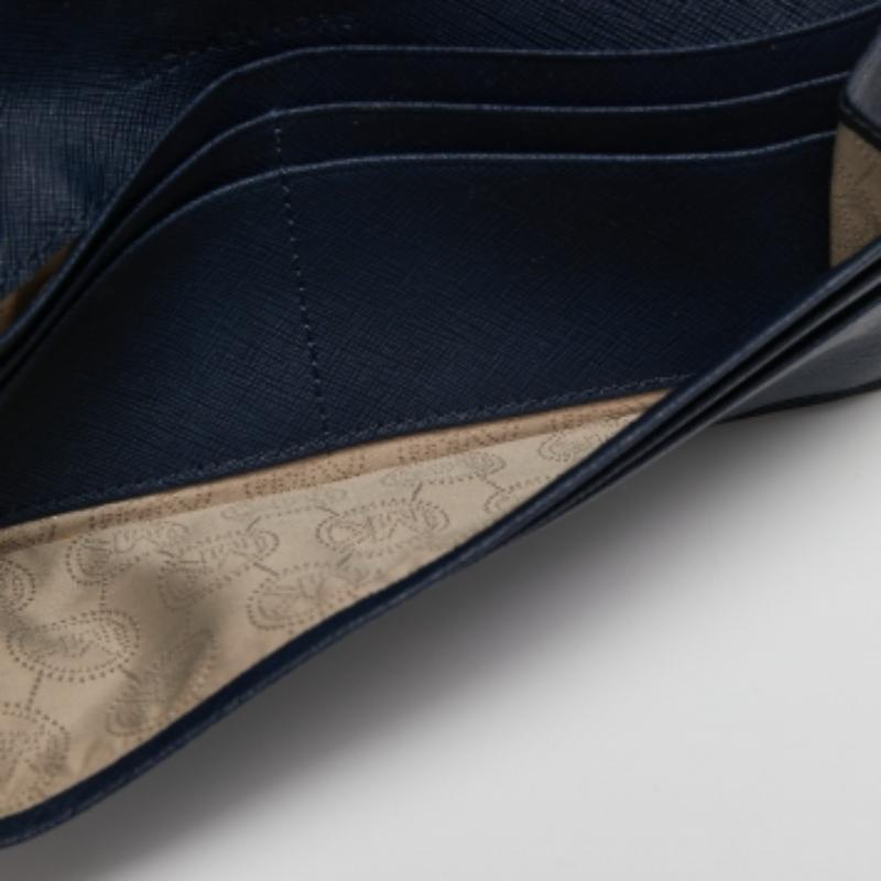 Michael Kors - Portefeuille de voyage Jet Set en cuir bleu en vente 3