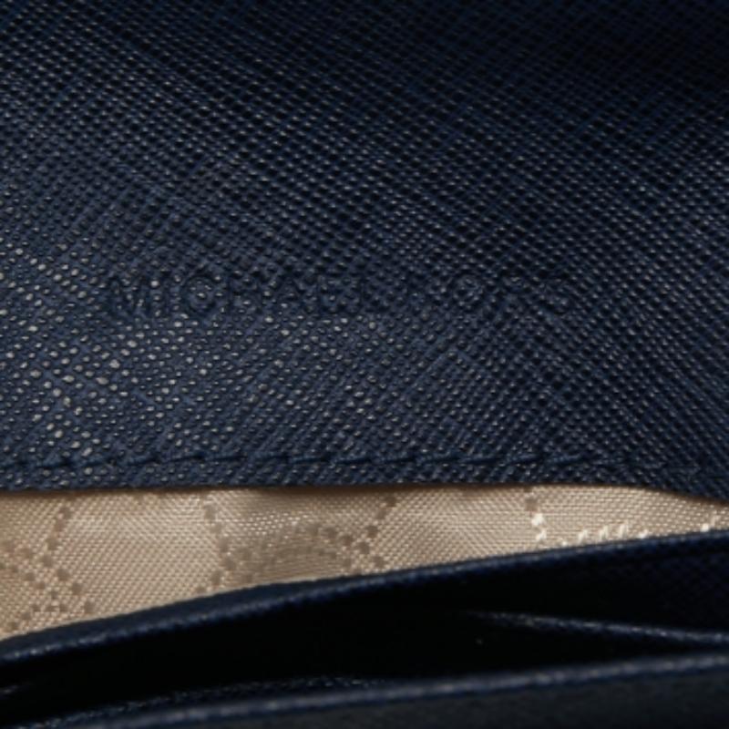 Michael Kors - Portefeuille de voyage Jet Set en cuir bleu en vente 4