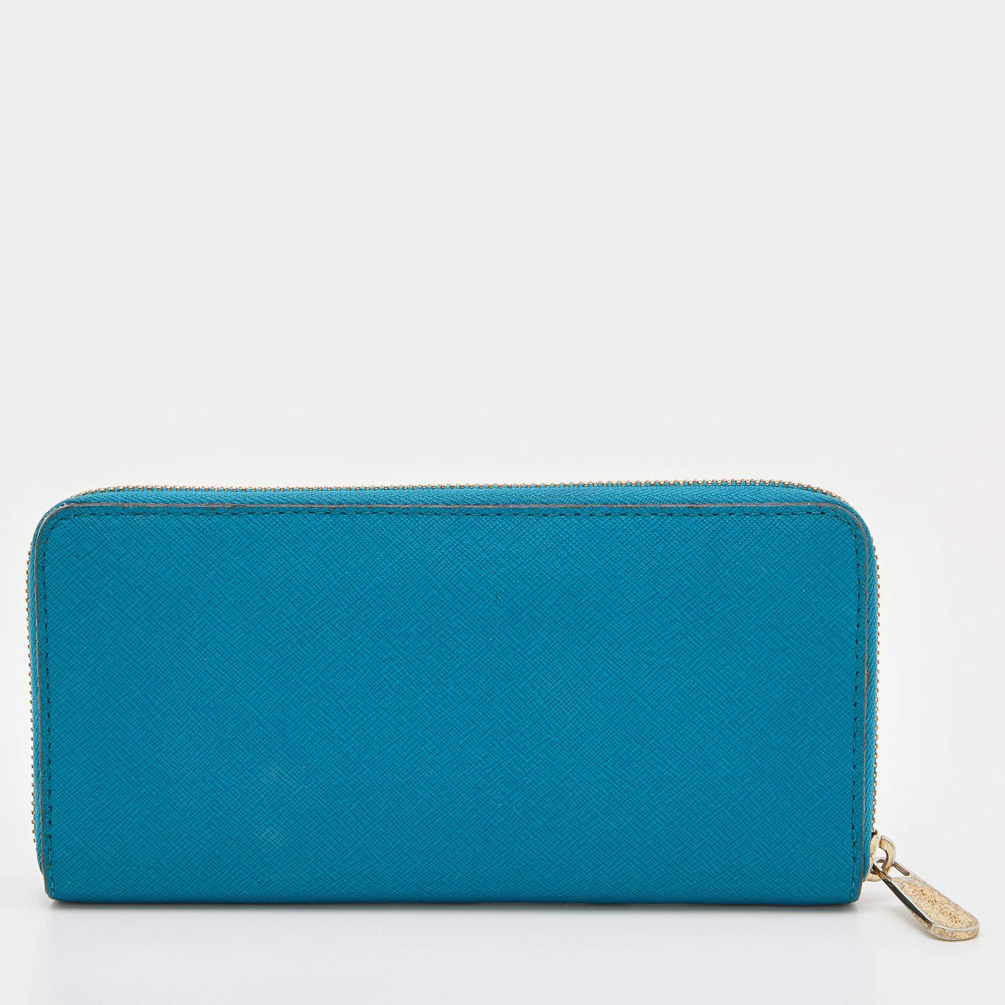 Women's Michael Kors Blue Leather Jet Set Zip Around Wallet For Sale