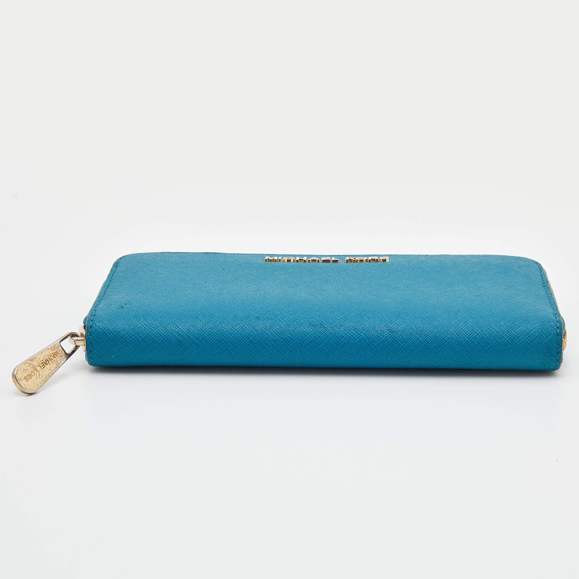 Michael Kors Blue Leather Jet Set Zip Around Wallet For Sale 2
