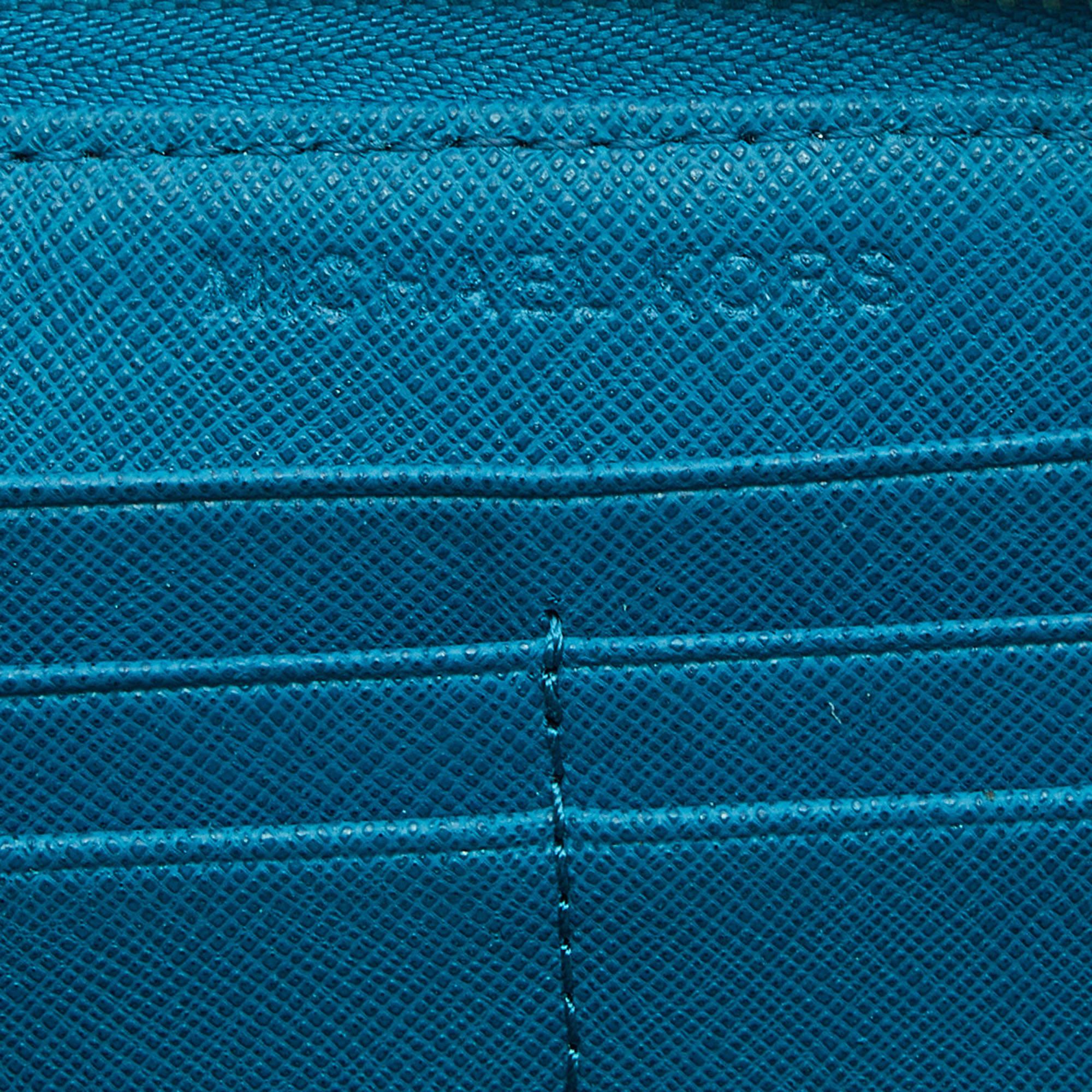 Michael Kors Blue Leather Jet Set Zip Around Wallet For Sale 3