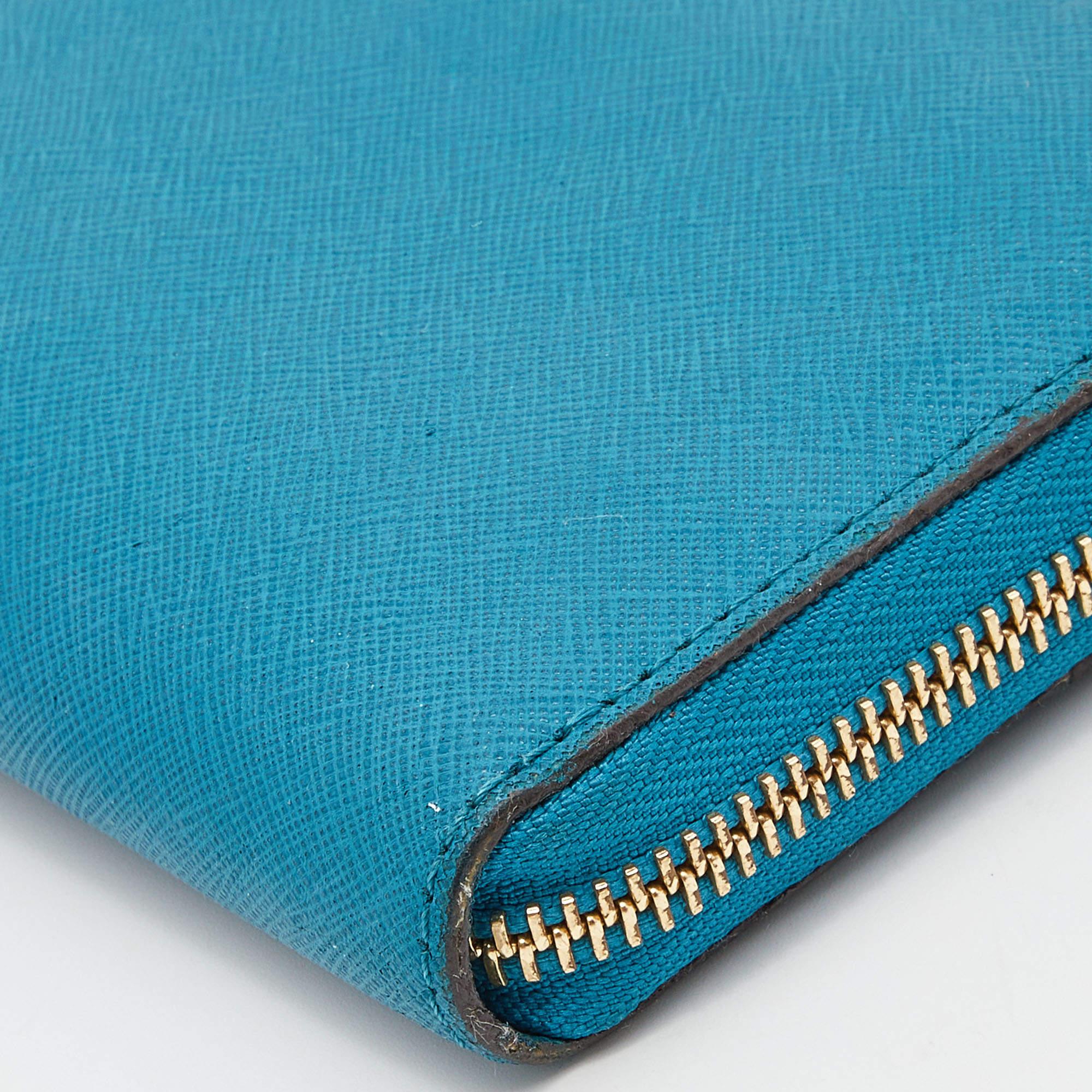 Michael Kors Blue Leather Jet Set Zip Around Wallet For Sale 4