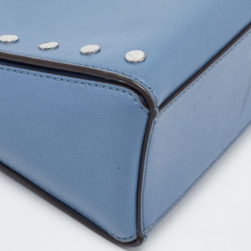 De las mujeres Michael Kors Bolso de hombro Sylvia de piel azul con tachuelas en venta
