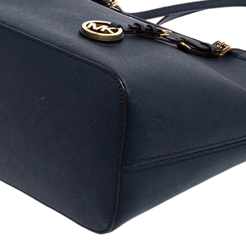 Michael Kors Blue Saffiano Leather Jet Set Travel Tote In Good Condition In Dubai, Al Qouz 2
