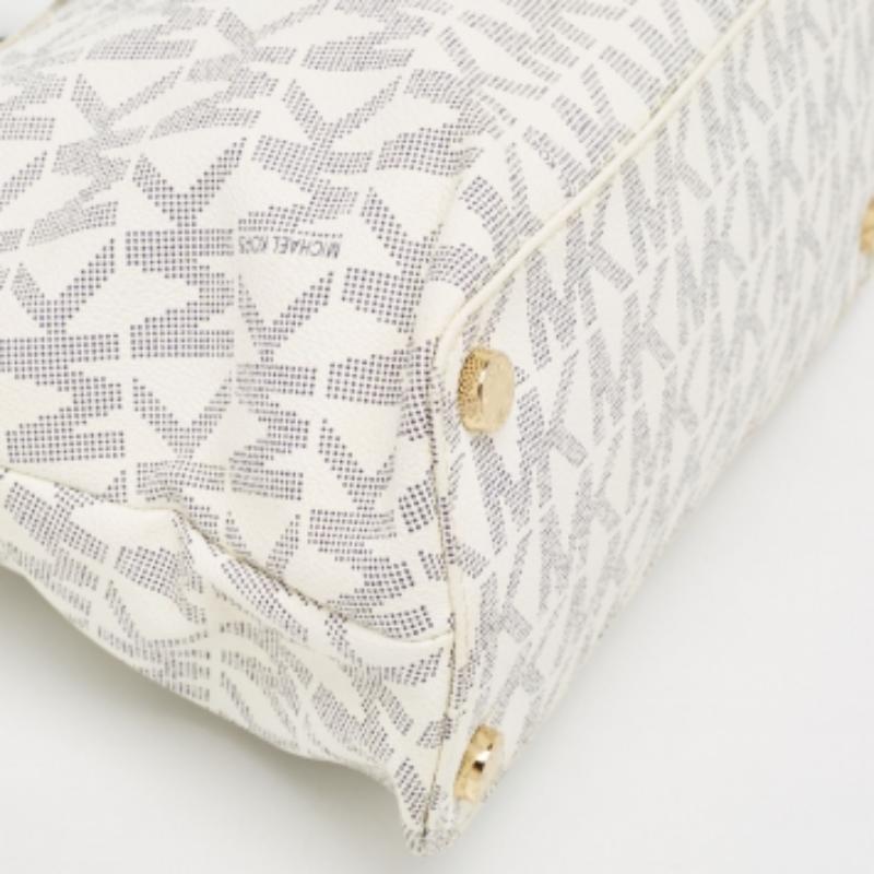 Michael Kors Bolso grande Cindy Dome de lona revestida y piel azul/blanco Signature en venta 5