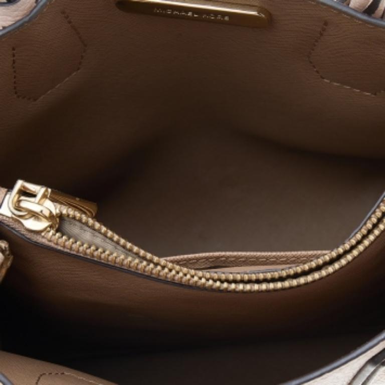Michael Kors Mini Tote Mercer de piel rosa rubor Beige en venta