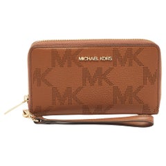 Michael Kors Brown Leather Jet Set Phone Case Zip Around Wristlet Wallet