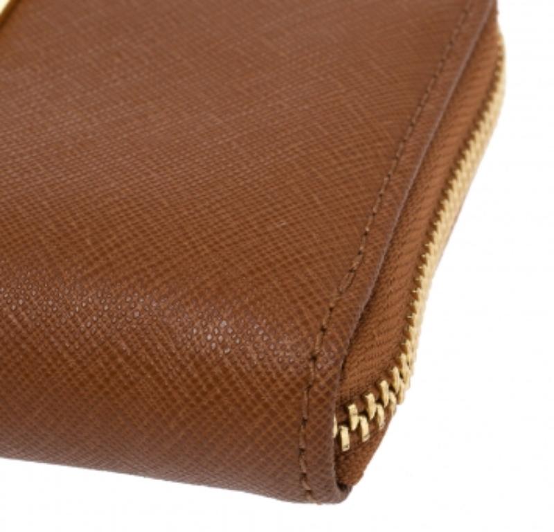Michael Kors Brown Leather Jet Set Zip Around Wristlet Wallet For Sale 1
