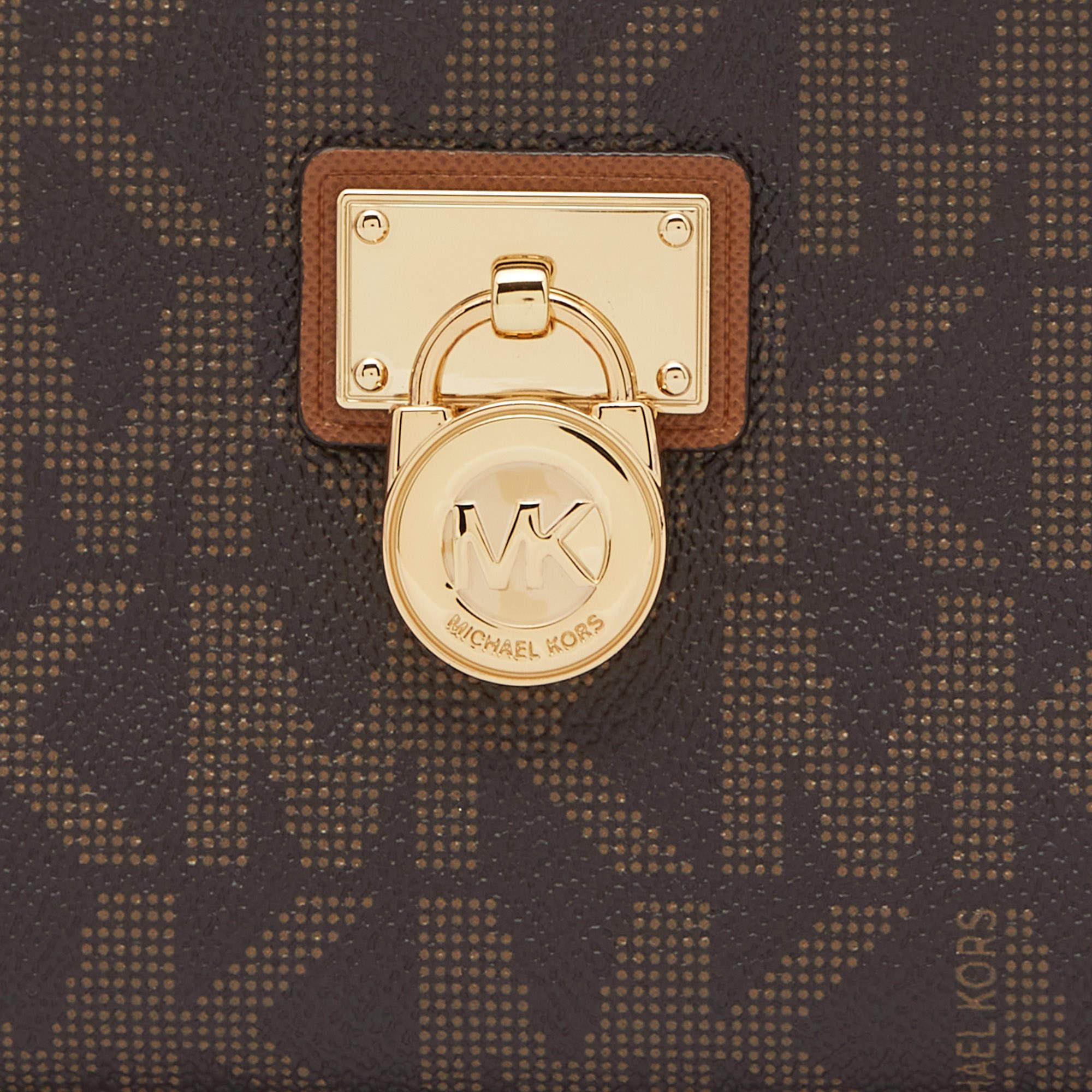 Michael Kors Portafoglio con cerniera in tela Coates marrone Signature in vendita 1