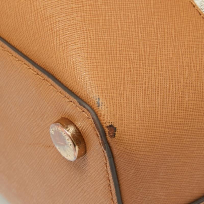 Cartera Savannah de Michael Kors en lona revestida y piel marrón/blanca con la firma de la marca Beige en venta
