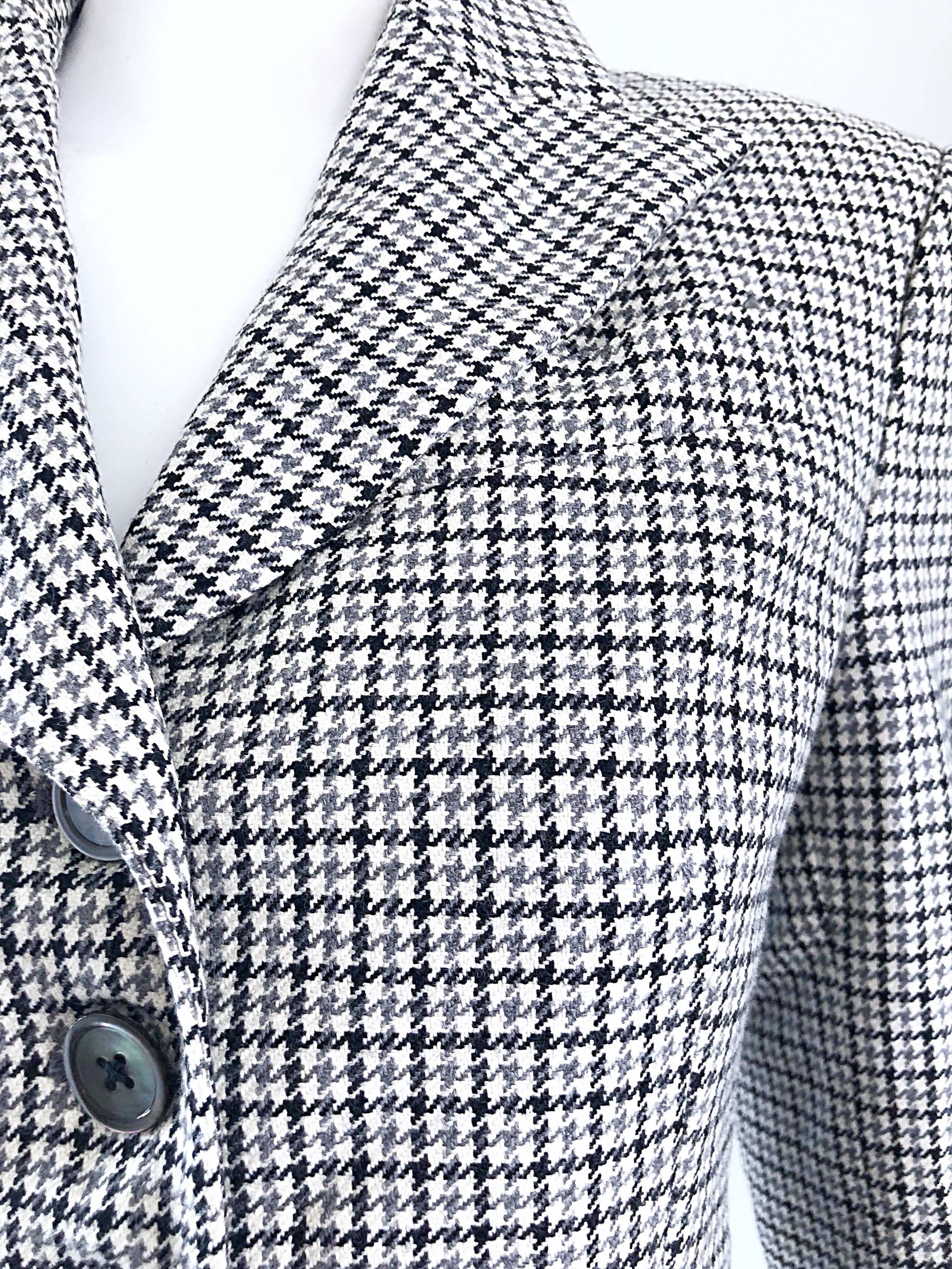 Michael Kors Collection 1990s Size 2 / 4 Gray + Black Houndstooth Blazer Jacket For Sale 1