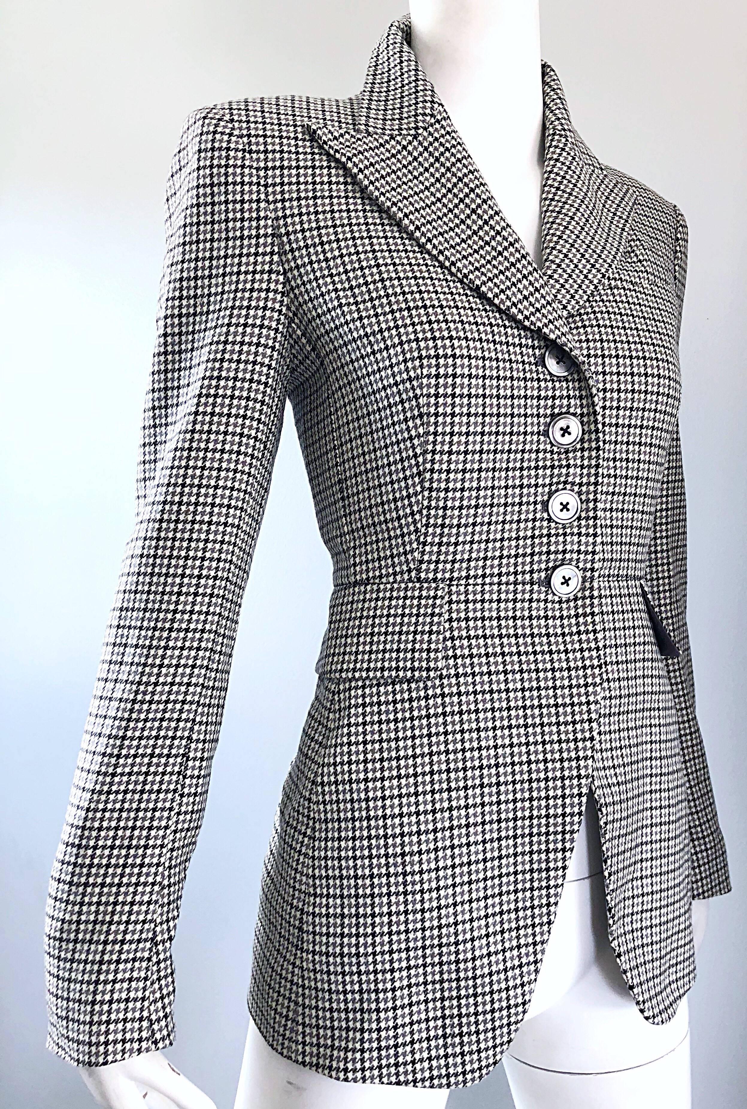 Michael Kors Collection 1990s Size 2 / 4 Gray + Black Houndstooth Blazer Jacket For Sale 2