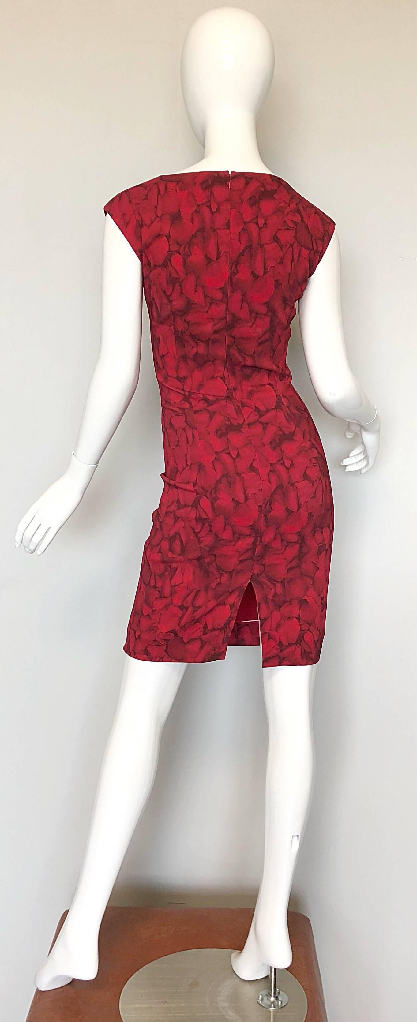 Michael Kors Collection 2010 Runway Size 4 / 6 Rose Petal Red + Black Mini Dress In Excellent Condition For Sale In San Diego, CA
