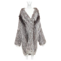 MICHAEL KORS COLLECTION manteau long surdimensionné à manches tombantes en fourrure véritable marron gris
