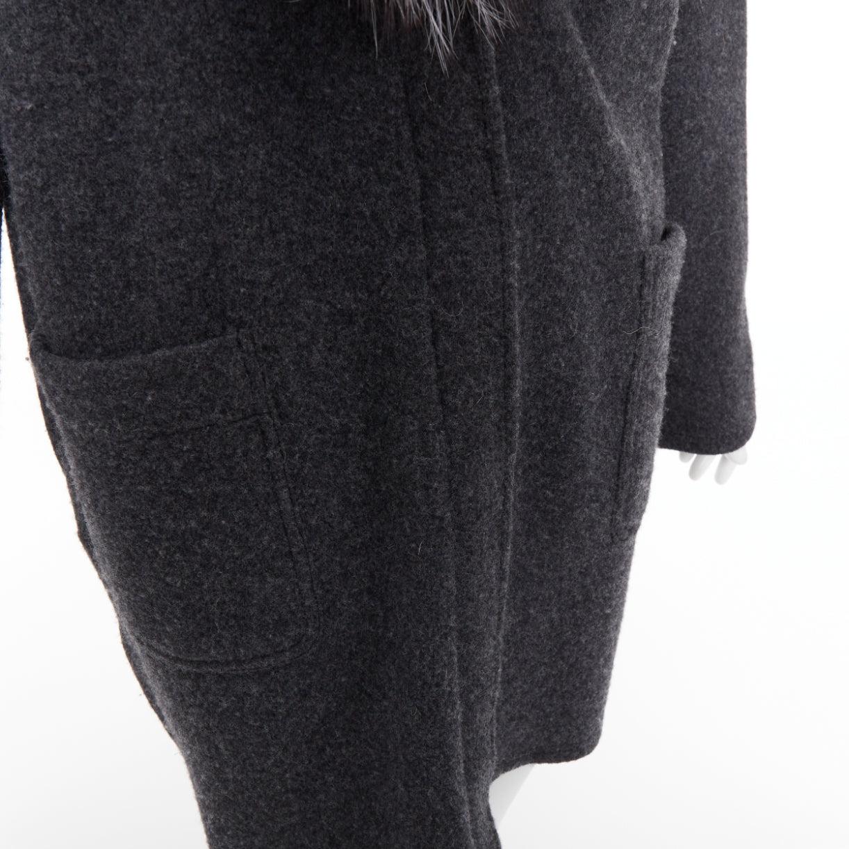 MICHAEL KORS COLLECTION abrigo gris con cuello de piel y cremallera lateral de lana gris oscuro en Bueno estado para la venta en Hong Kong, NT