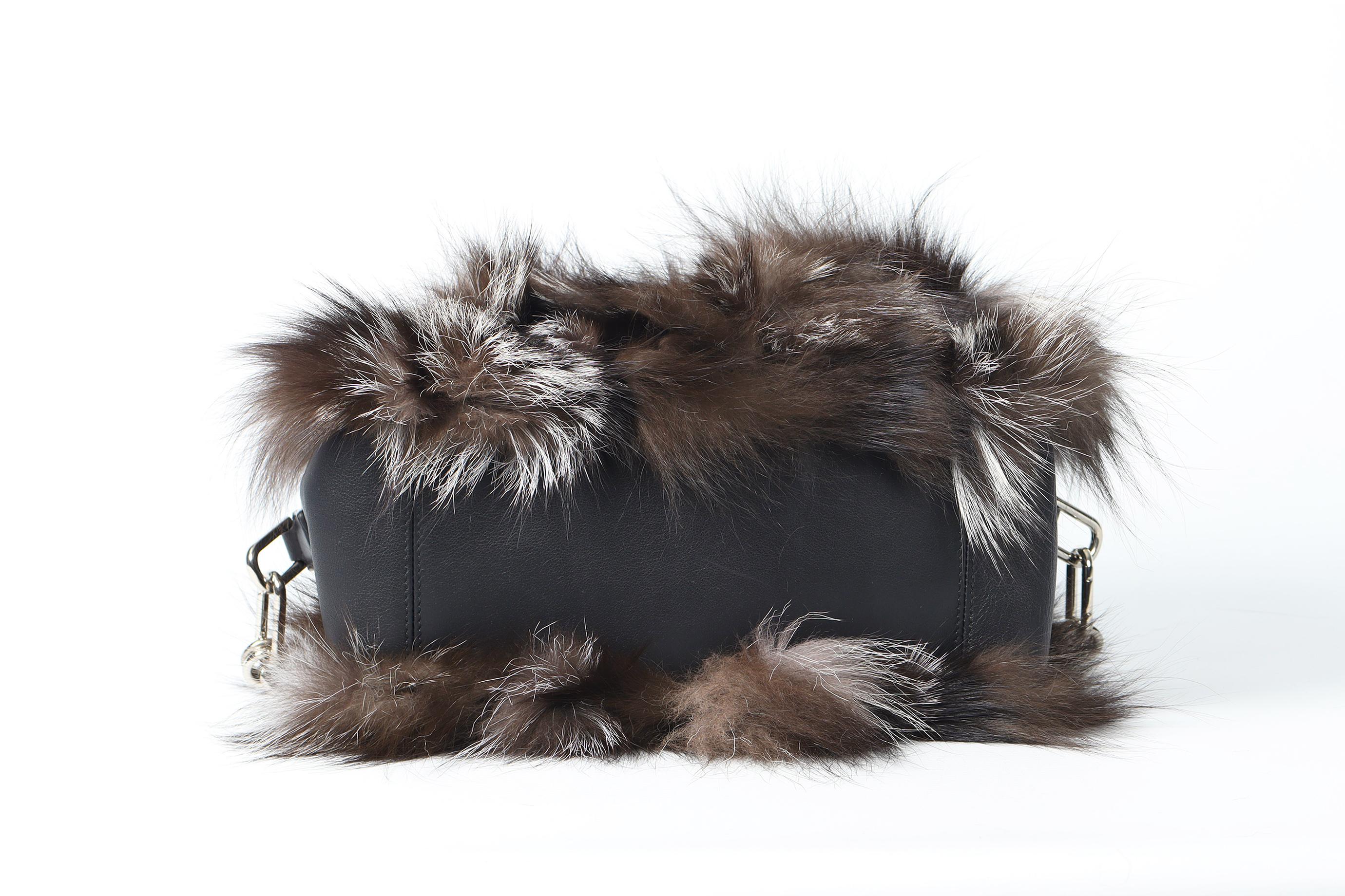 Michael Kors Collection Julie Lg Camera Fox Fur And Leather Shoulder Bag For Sale 2