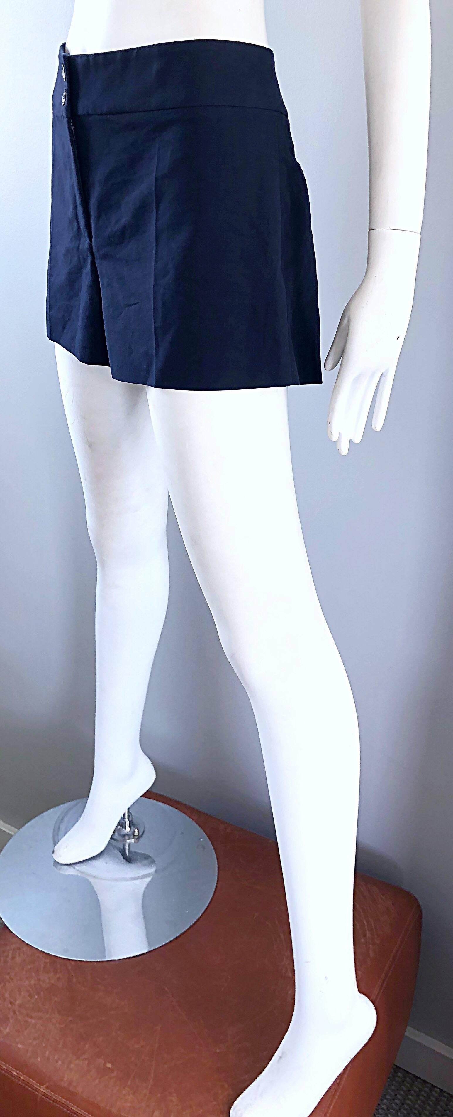Short en coton Chino bleu marine à taille basse de la collection Michael Kors, années 2000 en vente 1