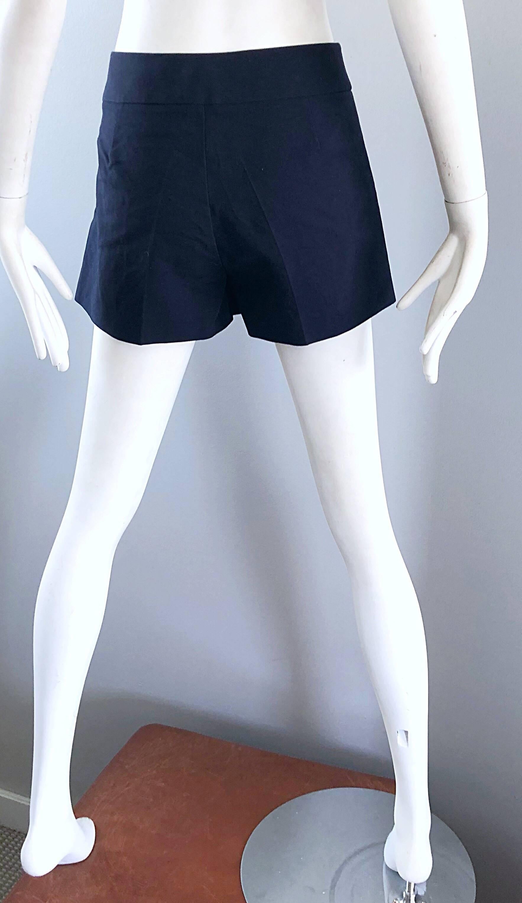 Michael Kors Collection Size 6 Navy Blue Low Rise Cotton Chino Shorts, 2000s For Sale 2