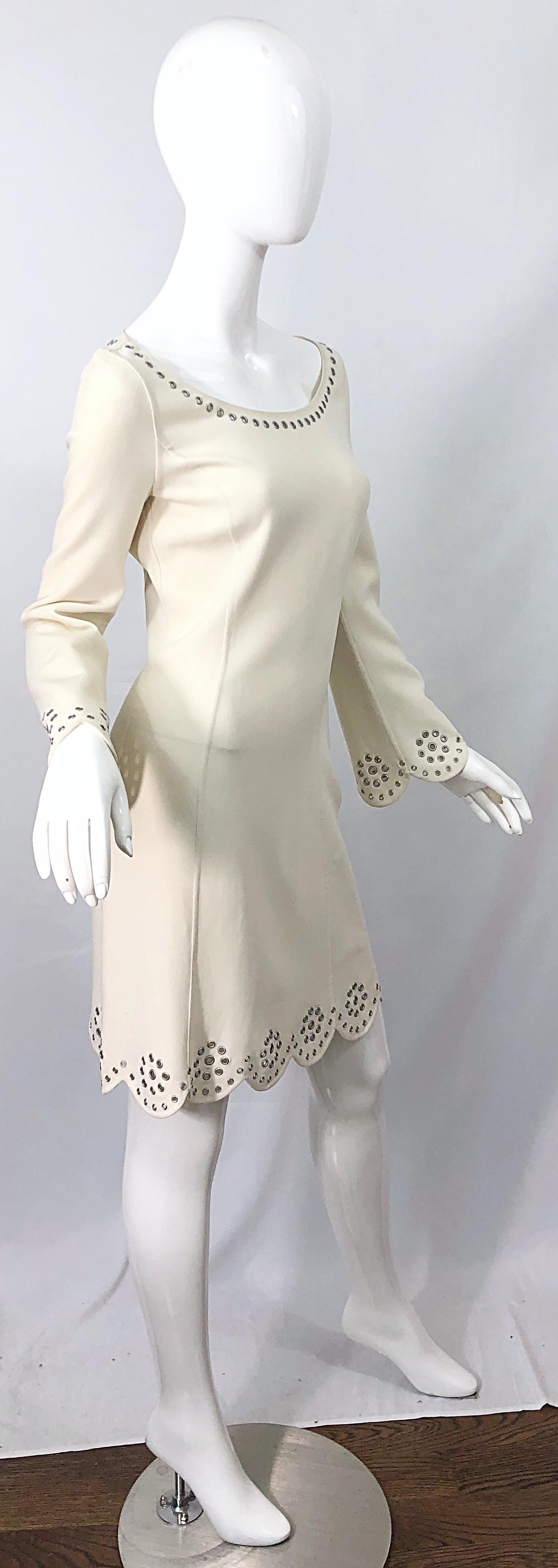 Michael Kors Collection Off White Ivory Size 2 / 4 Grommet Bell Sleeve Dress For Sale 4