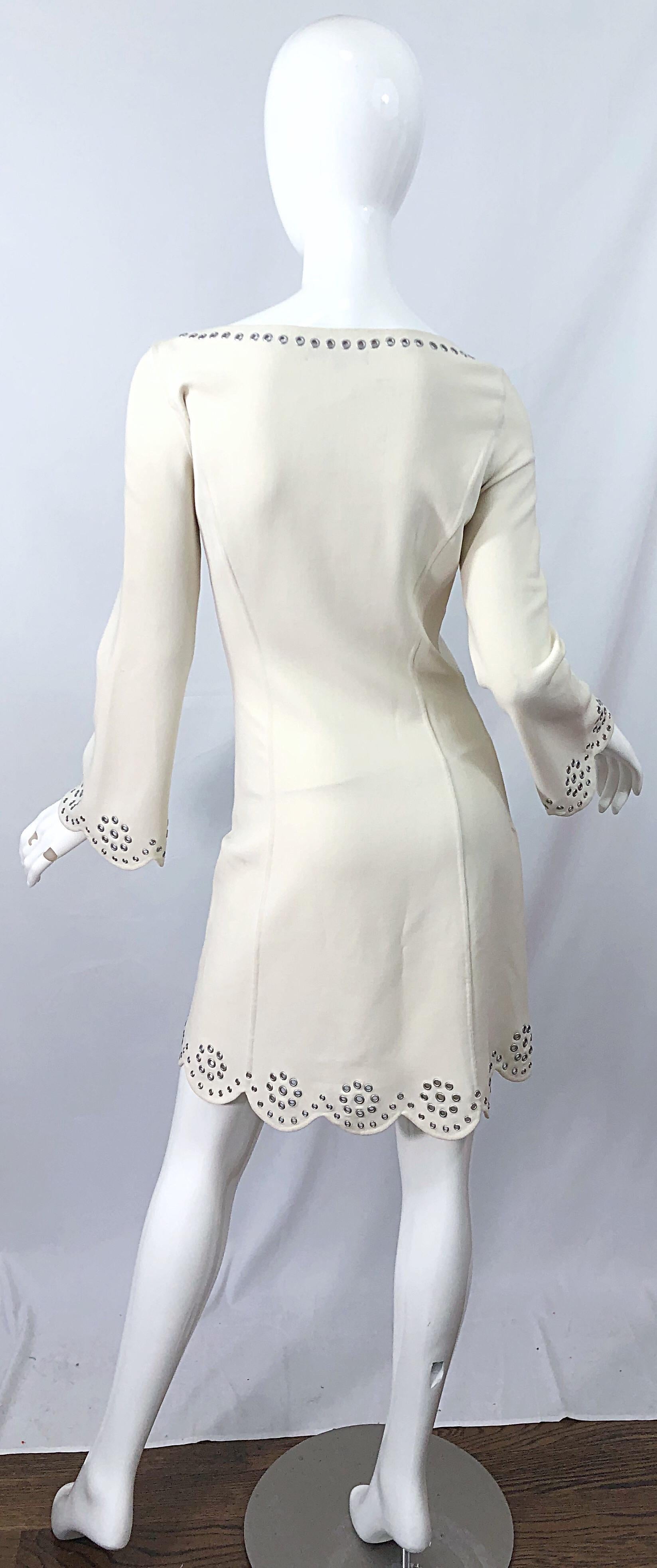 Michael Kors Collection Off White Ivory Size 2 / 4 Grommet Bell Sleeve Dress For Sale 6