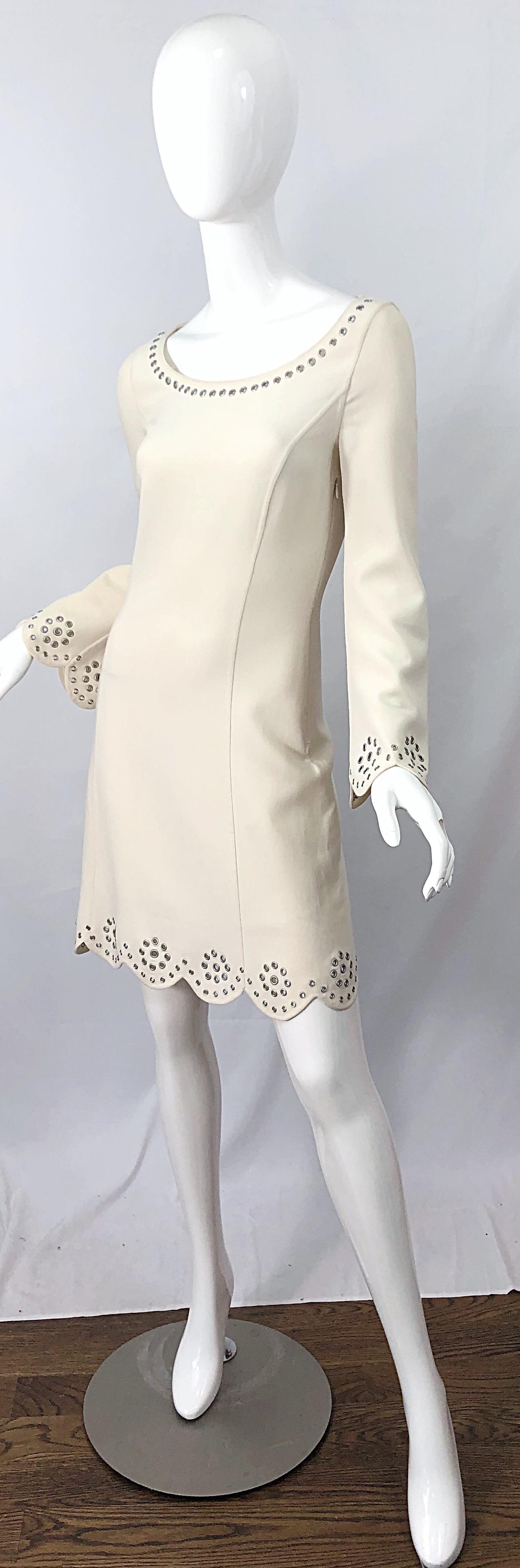 Michael Kors Collection Off White Ivory Size 2 / 4 Grommet Bell Sleeve Dress In Excellent Condition For Sale In San Diego, CA