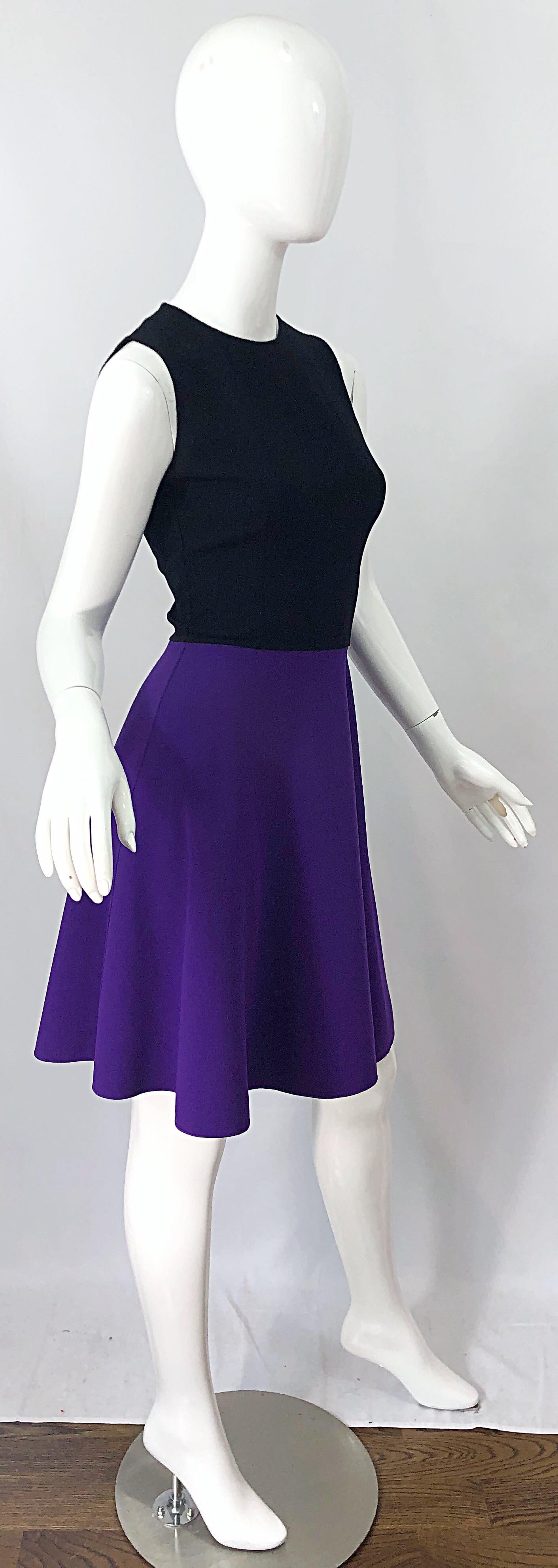 Michael Kors Collection Size 2 / 4 Purple + Black Color Block Sleeveles Dress In Excellent Condition For Sale In San Diego, CA