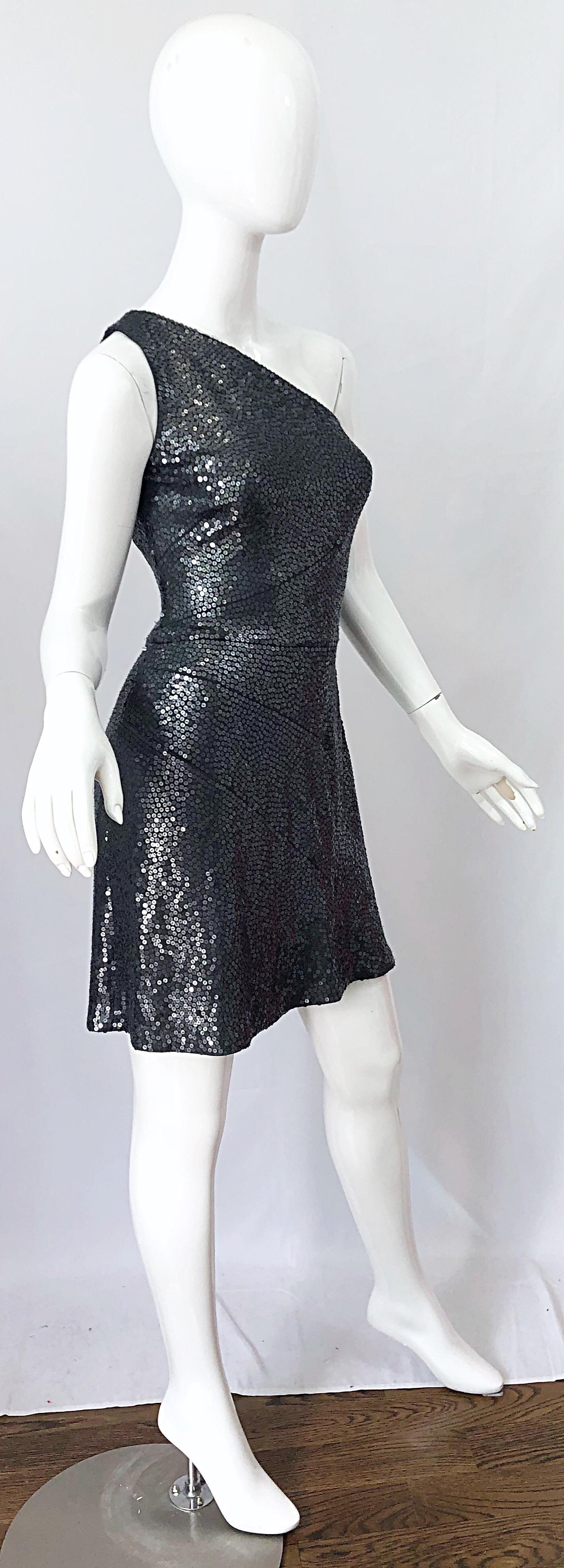 Michael Kors Collection $2, 798 Size 6 Gunmetal Grey Sequined One Shoulder Dress For Sale 5