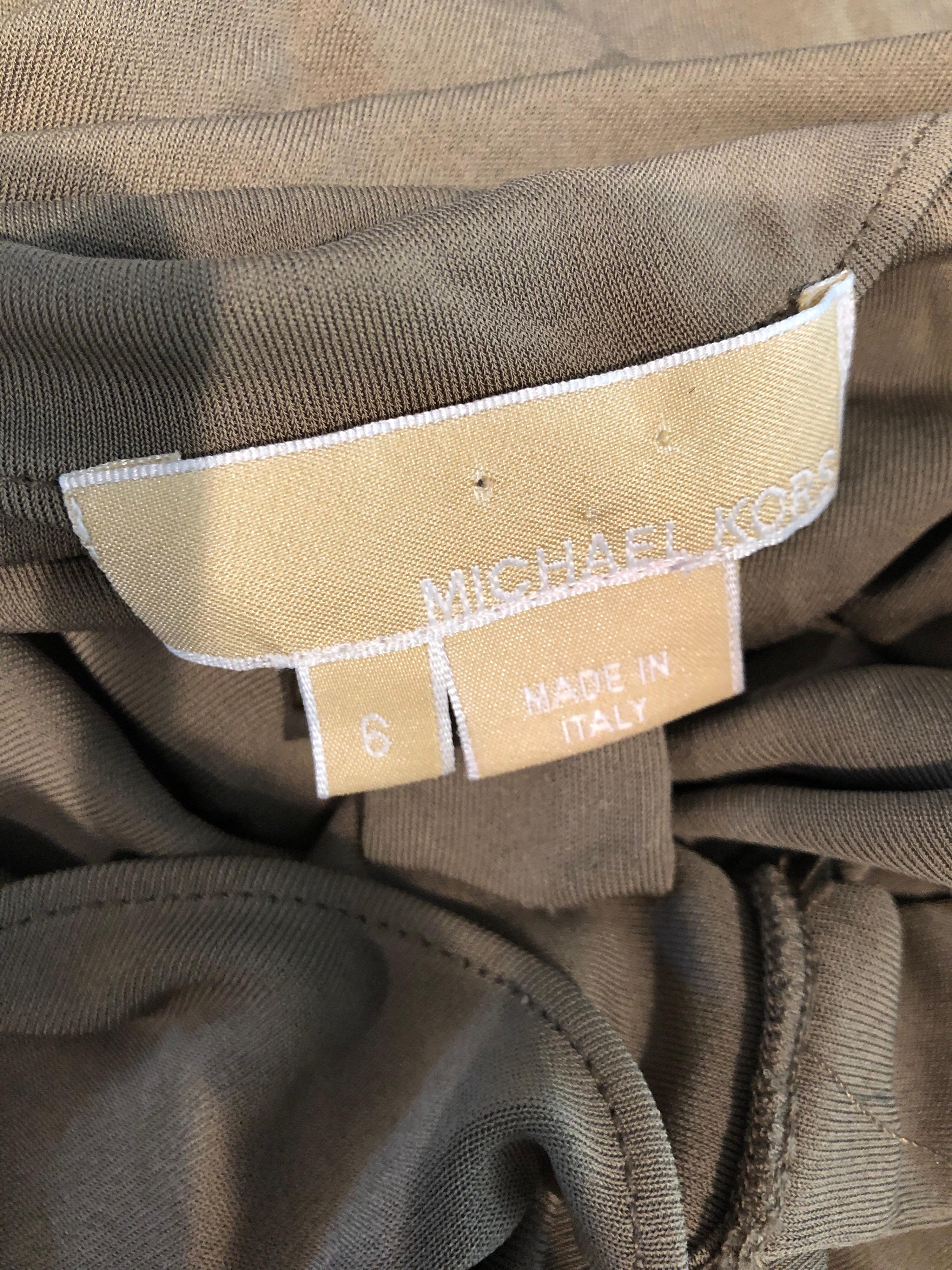 Collection Michael Kors - Robe à épaules dénudées en jersey de rayonne et python taupe, taille 6 en vente 10