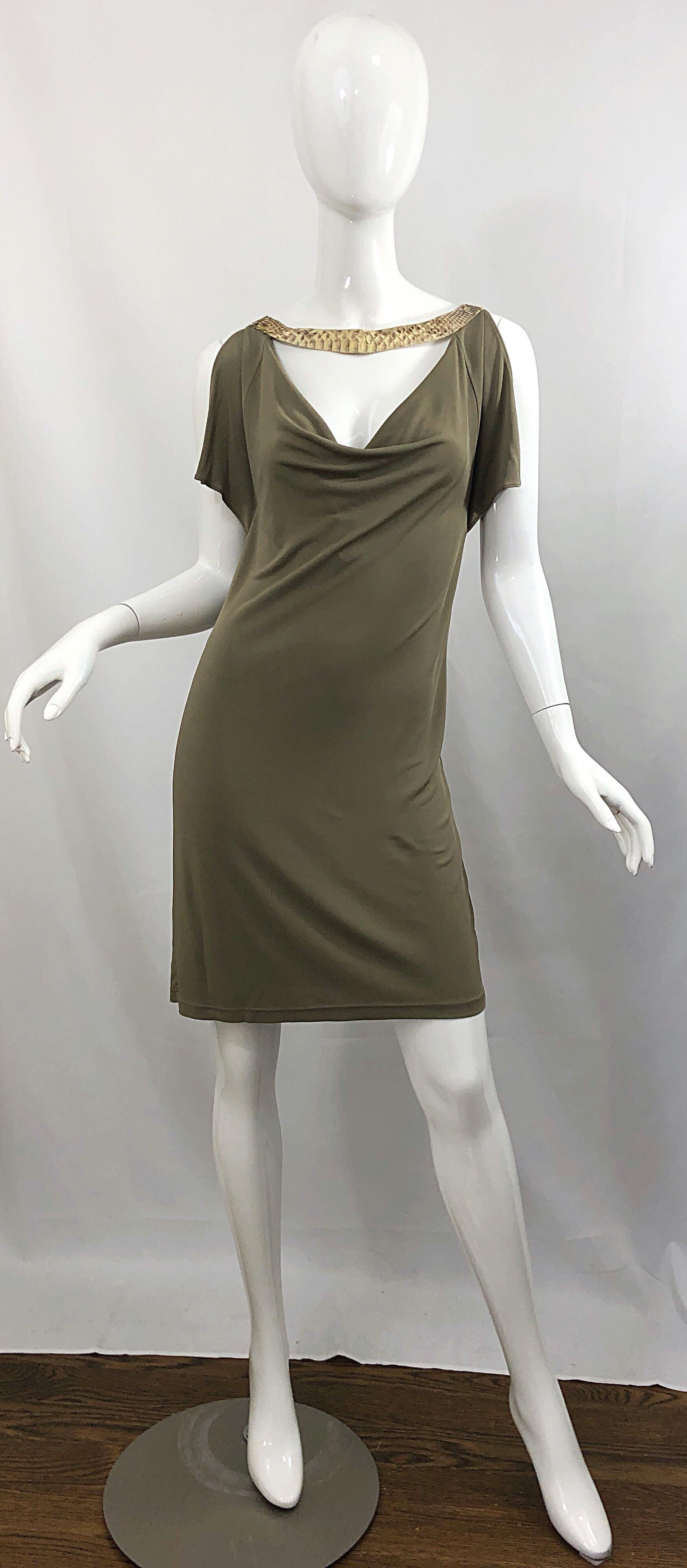 Chic 2000s MICHAEL KORS COLLECTION tamper rayon jersey and python snake skin cold shoulder runway dress! Features the perfect neutral dark taupe color that looks great on any skin tone. Natural brown and ivory python snake skin along the 
cut-out