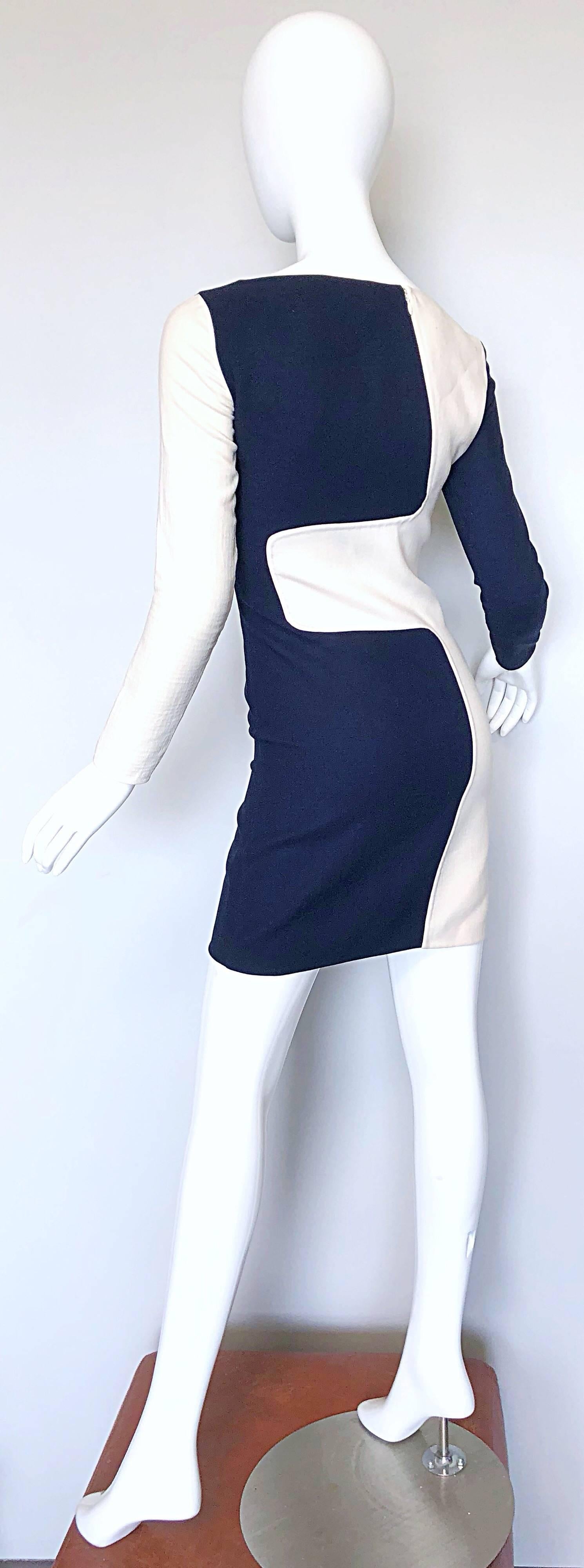 Women's Michael Kors Collection Spring 2013 Size 0 / 2 Navy Blue and White Puzzle Dress For Sale