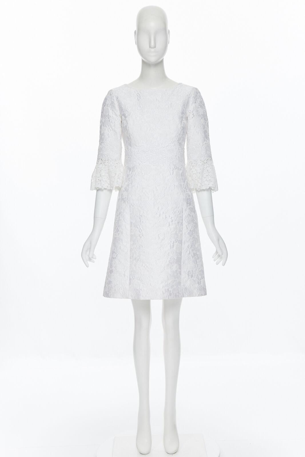 Gray MICHAEL KORS COLLECTION white floral cloque lace trimmed 3/4 sleeve dress US0 For Sale