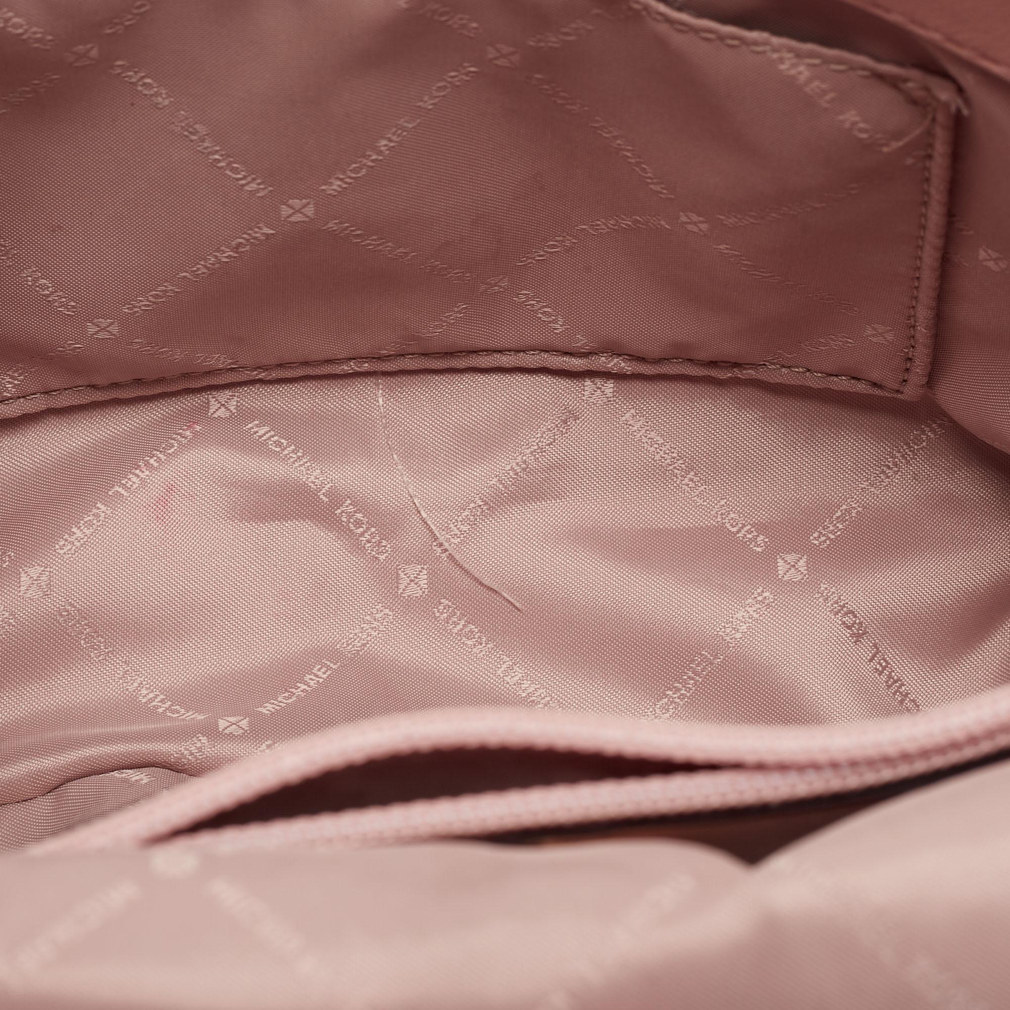 Michael Kors Dusty Pink Floral Quilted Leather Vivianne Shoulder Bag In Good Condition In Dubai, Al Qouz 2