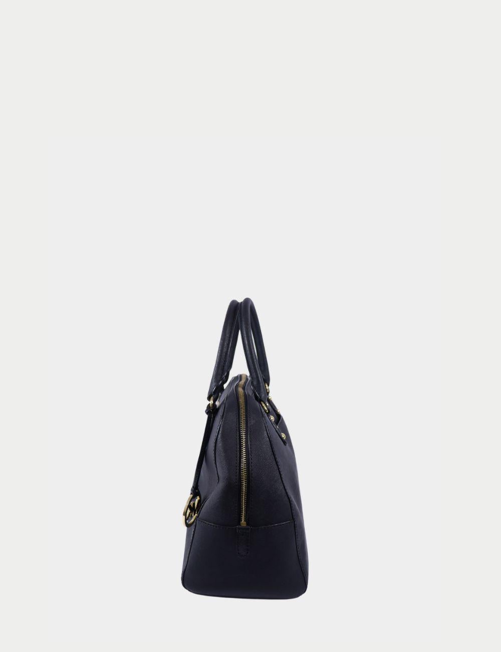 Michael Kors Schwarz Saffiano Leder Satchel

Peppen Sie Ihre Alltagsgarderobe mit dieser eleganten und strukturierten schwarzen Satchel von Michael Kors auf. Diese Handtasche aus strapazierfähigem Saffiano-Leder verfügt über eine klassische