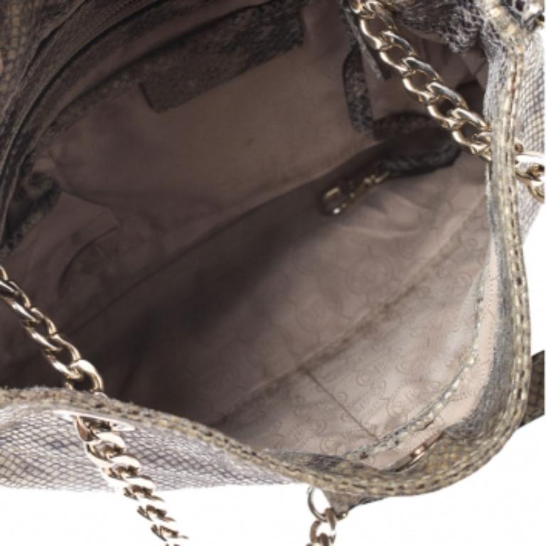 Michael Kors Grün/Schwarz Pythongeprägte Wildleder-Kettentasche im Angebot 1