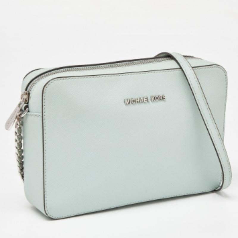 Michael Kors Grüne Saffiano Leder Jet Set Kamera Umhängetasche (Grau) im Angebot