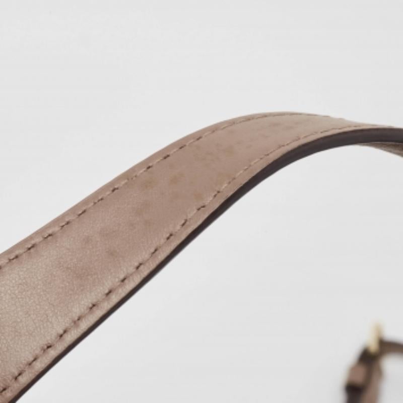 Michael Kors Isabelle Hobo aus grauem Leder in Grau (Braun) im Angebot