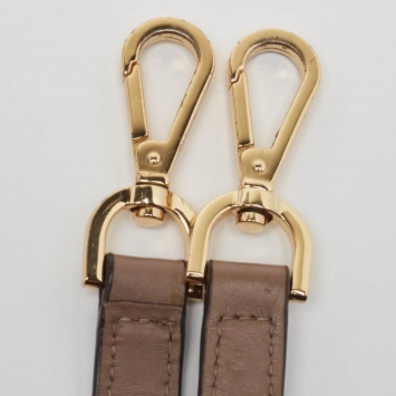 Michael Kors Isabelle Hobo aus grauem Leder in Grau im Zustand „Relativ gut“ im Angebot in Dubai, Al Qouz 2