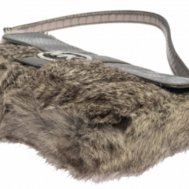 Michael Kors Grey Python Embossed Leather and Rabbit Fur Fulton Baguette For Sale 2