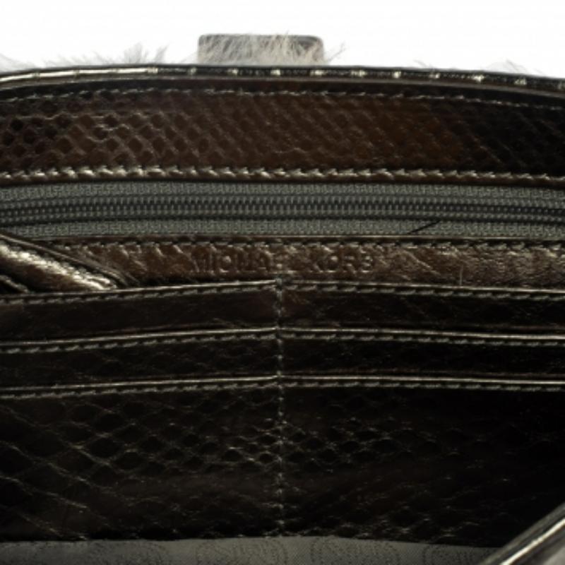 Michael Kors Grey Python Embossed Leather and Rabbit Fur Fulton Baguette For Sale 3