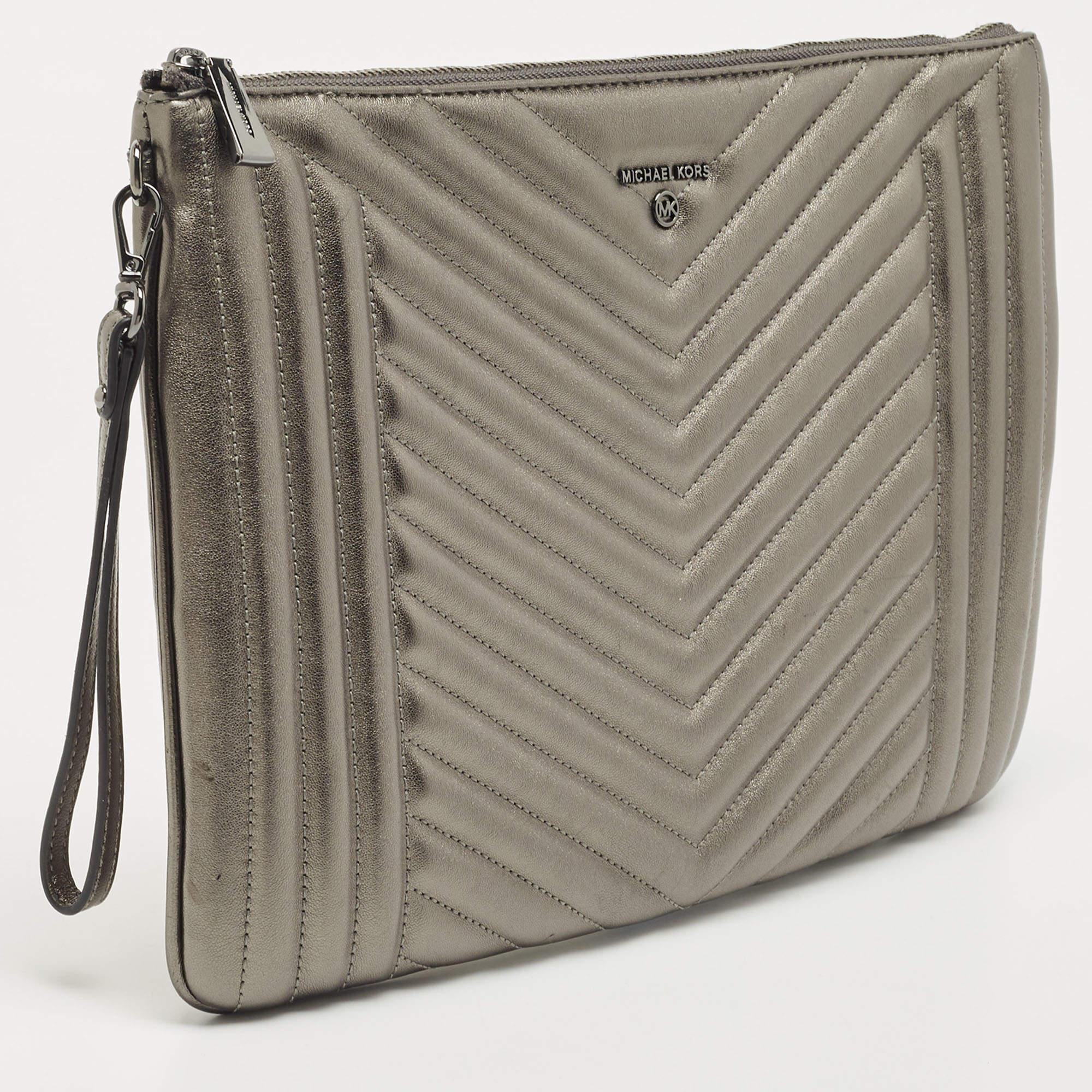 Gris Michael Kors - Pochette Jet Set extra large en cuir matelassé gris en vente