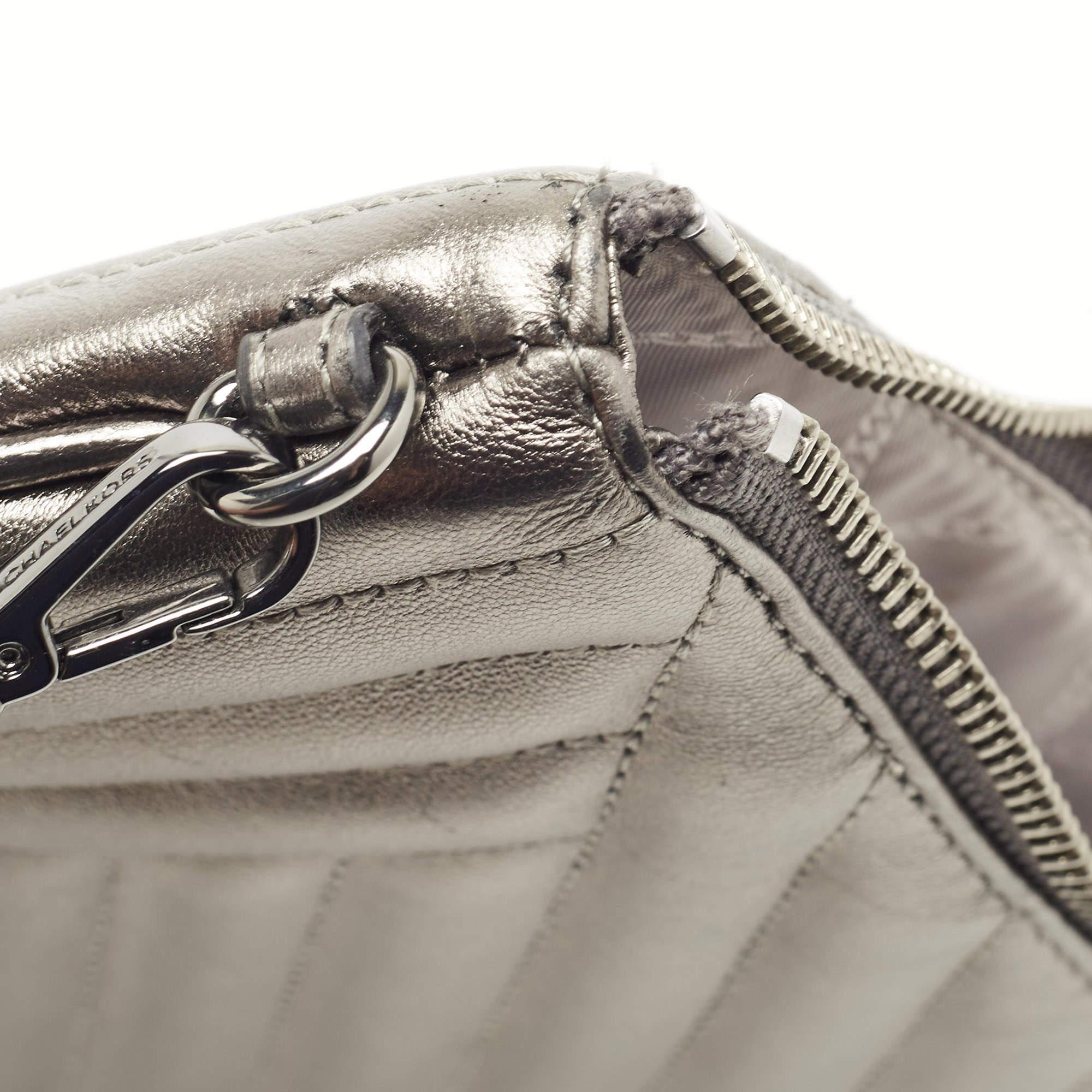 Michael Kors - Pochette Jet Set extra large en cuir matelassé gris en vente 1