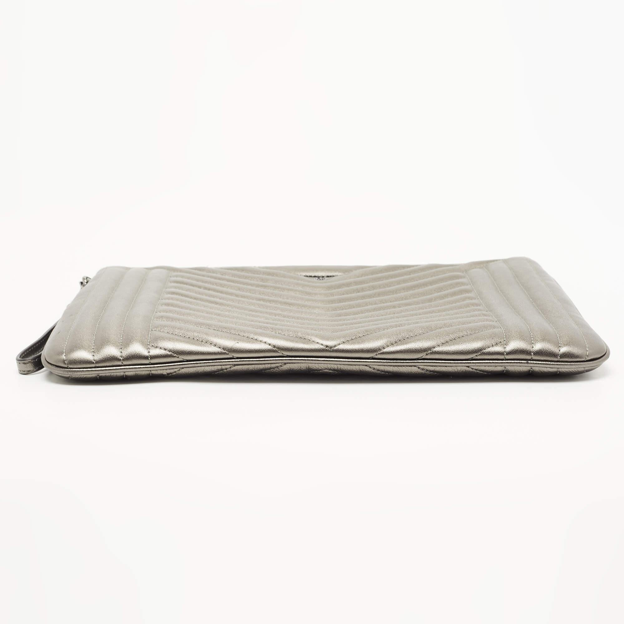 Michael Kors - Pochette Jet Set extra large en cuir matelassé gris en vente 2
